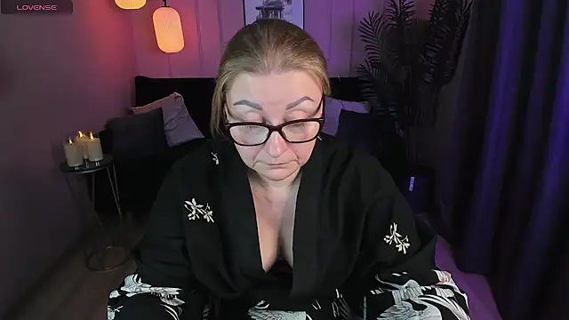 Snapshot of AlexandraKind chatting on 01-21-25, 02:43 AlexandraKind online show from 01-21-25, 02:43