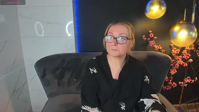 Snapshot of AlexandraKind chatting on 01-22-25, 04:33 AlexandraKind online show from 01-22-25, 04:33