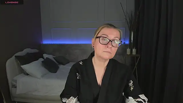 Snapshot of AlexandraKind chatting on 01-23-25, 11:58 AlexandraKind online show from 01-23-25, 11:58