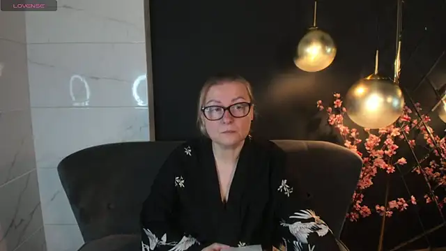 Snapshot of AlexandraKind chatting on 01-25-25, 01:41 AlexandraKind online show from 01-25-25, 01:41