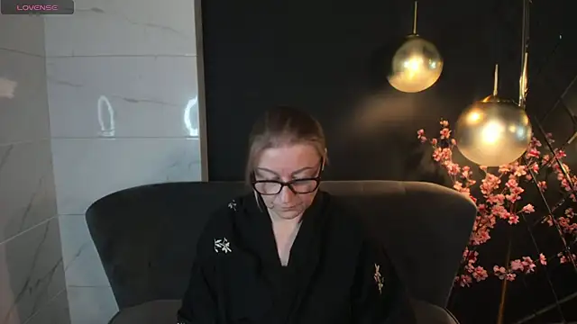 Snapshot of AlexandraKind chatting on 01-25-25, 04:46 AlexandraKind online show from 01-25-25, 04:46
