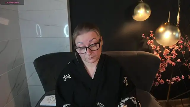 Snapshot of AlexandraKind chatting on 01-25-25, 07:49 AlexandraKind online show from 01-25-25, 07:49