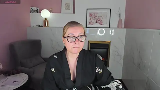 Snapshot of AlexandraKind chatting on 02-01-25, 04:44 AlexandraKind online show from 02-01-25, 04:44
