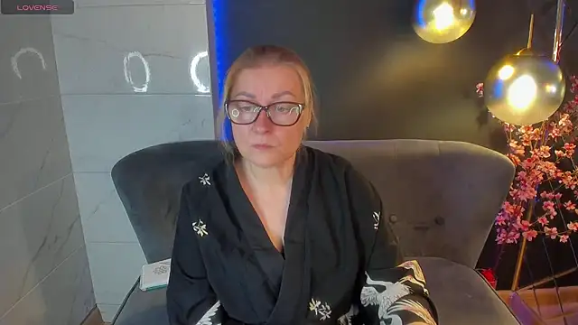 Snapshot of AlexandraKind chatting on 02-02-25, 01:41 AlexandraKind online show from 02-02-25, 01:41