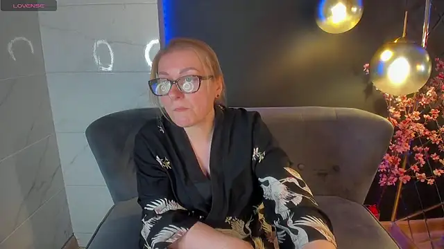Snapshot of AlexandraKind chatting on 02-02-25, 04:43 AlexandraKind online show from 02-02-25, 04:43