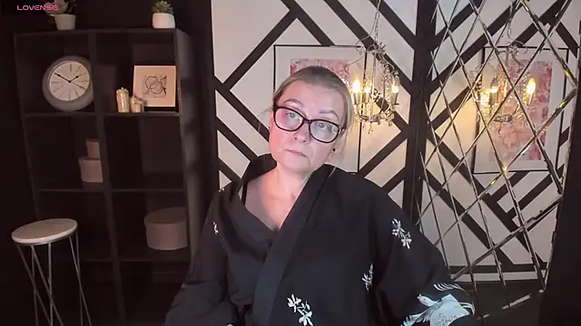 Snapshot of AlexandraKind chatting on 02-05-25, 07:42 AlexandraKind online show from 02-05-25, 07:42