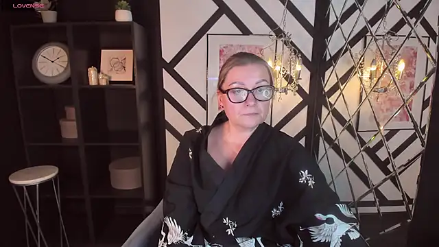 Snapshot of AlexandraKind chatting on 02-06-25, 08:34 AlexandraKind online show from 02-06-25, 08:34
