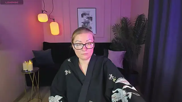 Snapshot of AlexandraKind chatting on 02-08-25, 04:57 AlexandraKind online show from 02-08-25, 04:57