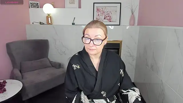 Snapshot of AlexandraKind chatting on 02-12-25, 07:56 AlexandraKind online show from 02-12-25, 07:56