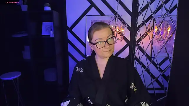 Snapshot of AlexandraKind chatting on 02-15-25, 02:47 AlexandraKind online show from 02-15-25, 02:47