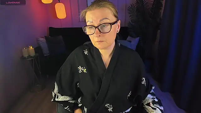 Snapshot of AlexandraKind chatting on 02-15-25, 11:47 AlexandraKind online show from 02-15-25, 11:47