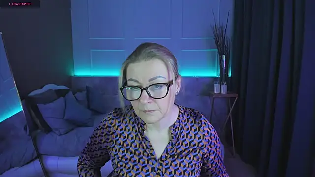 Snapshot of AlexandraKind chatting on 02-24-25, 08:36 AlexandraKind online show from 02-24-25, 08:36