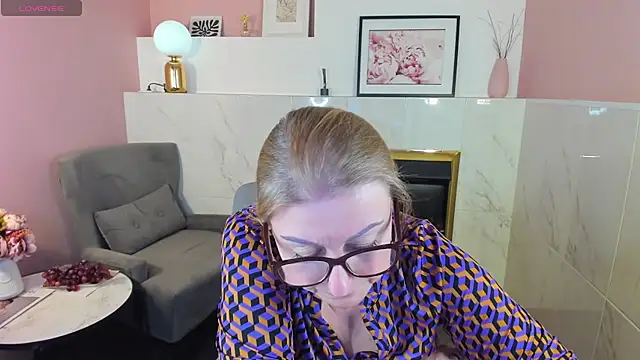 Snapshot of AlexandraKind chatting on 02-27-25, 03:47 AlexandraKind online show from 02-27-25, 03:47