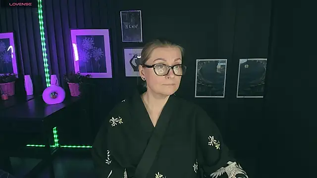 Snapshot of AlexandraKind chatting on 02-28-25, 04:53 AlexandraKind online show from 02-28-25, 04:53