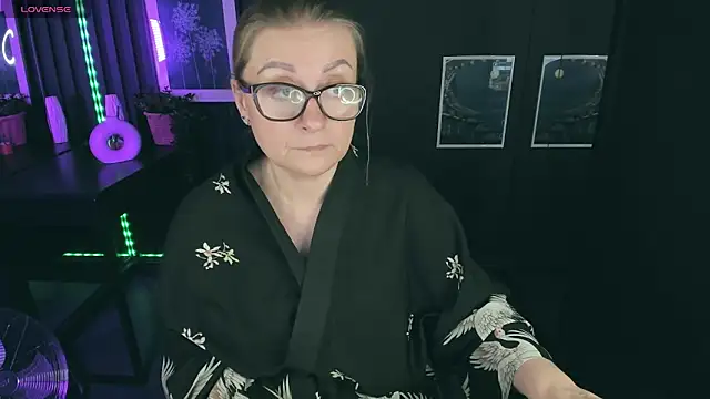 Snapshot of AlexandraKind chatting on 02-28-25, 07:56 AlexandraKind online show from 02-28-25, 07:56