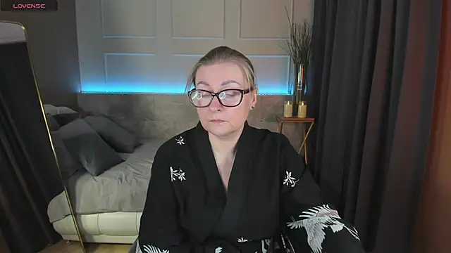 Snapshot of AlexandraKind chatting on 03-01-25, 08:53 AlexandraKind online show from 03-01-25, 08:53
