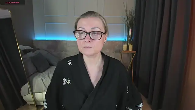 Snapshot of AlexandraKind chatting on 03-02-25, 03:34 AlexandraKind online show from 03-02-25, 03:34