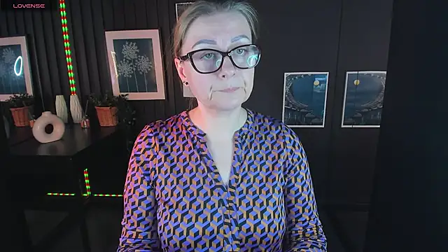 Snapshot of AlexandraKind chatting on 03-05-25, 09:05 AlexandraKind online show from 03-05-25, 09:05