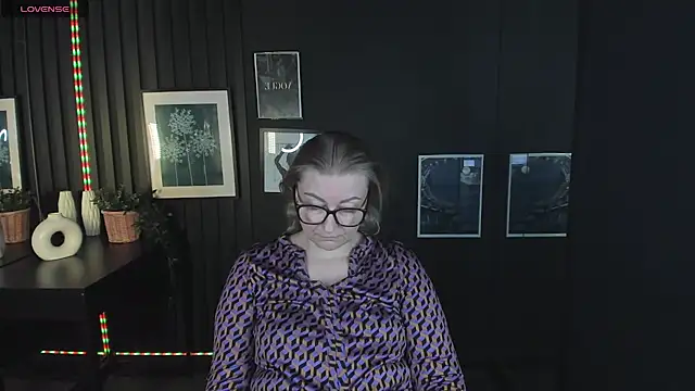 Snapshot of AlexandraKind chatting on 03-07-25, 10:24 AlexandraKind online show from 03-07-25, 10:24