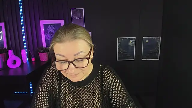 Snapshot of AlexandraKind chatting on 03-10-25, 07:50 AlexandraKind online show from 03-10-25, 07:50