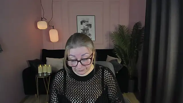 Snapshot of AlexandraKind chatting on 03-11-25, 09:15 AlexandraKind online show from 03-11-25, 09:15