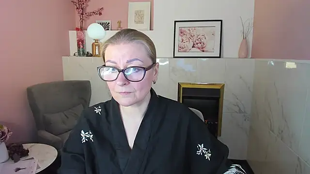Snapshot of AlexandraKind chatting on 03-13-25, 09:05 AlexandraKind online show from 03-13-25, 09:05