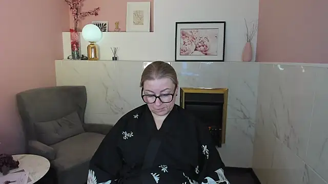 Snapshot of AlexandraKind chatting on 03-14-25, 03:15 AlexandraKind online show from 03-14-25, 03:15