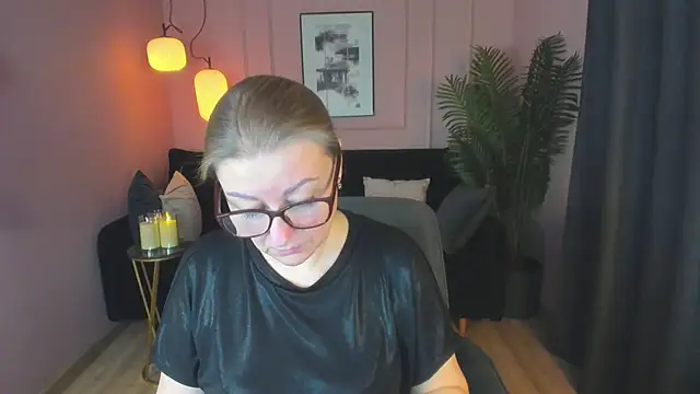 Snapshot of AlexandraKind chatting on 03-17-25, 01:50 AlexandraKind online show from 03-17-25, 01:50