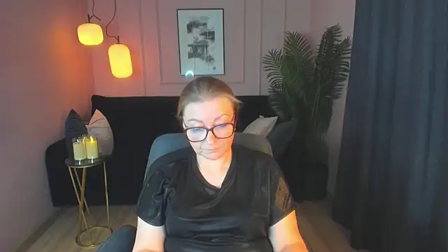 Snapshot of AlexandraKind chatting on 03-18-25, 02:04 AlexandraKind online show from 03-18-25, 02:04