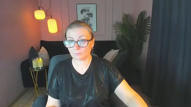 Snapshot of AlexandraKind chatting on 03-18-25, 05:09 AlexandraKind online show from 03-18-25, 05:09