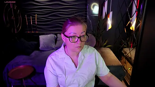Snapshot of AlexandraKind chatting on 03-19-25, 01:40 AlexandraKind online show from 03-19-25, 01:40