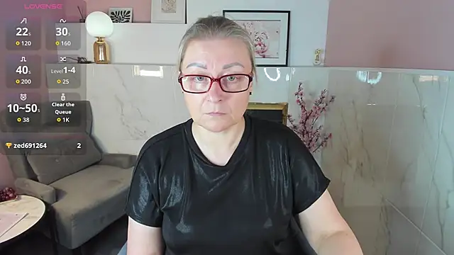 Snapshot of AlexandraKind chatting on 09-12-25, 01:44 AlexandraKind online show from 09-12-25, 01:44