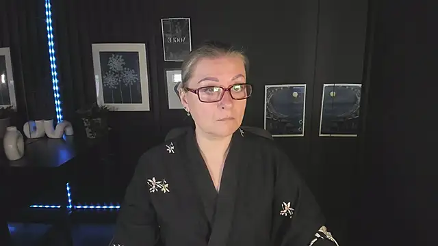 Snapshot of AlexandraKind chatting on 09-24-25, 01:25 AlexandraKind online show from 09-24-25, 01:25