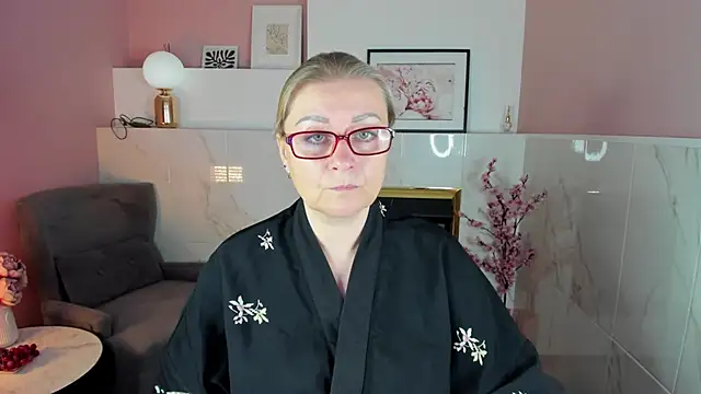 Snapshot of AlexandraKind chatting on 10-05-25, 01:31 AlexandraKind online show from 10-05-25, 01:31
