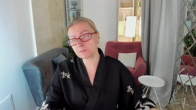 Snapshot of AlexandraKind chatting on 10-06-25, 08:39 AlexandraKind online show from 10-06-25, 08:39