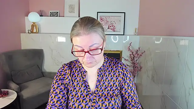 Snapshot of AlexandraKind chatting on 10-09-25, 01:42 AlexandraKind online show from 10-09-25, 01:42