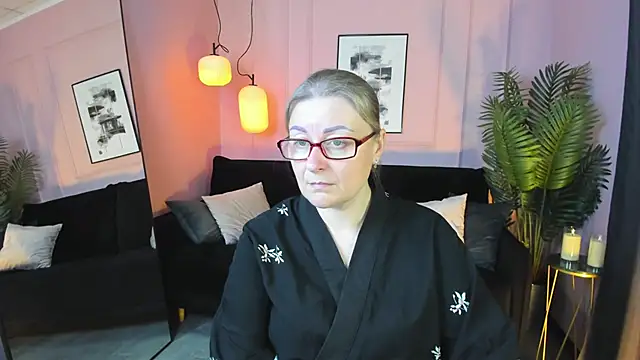 Snapshot of AlexandraKind chatting on 10-16-25, 01:45 AlexandraKind online show from 10-16-25, 01:45