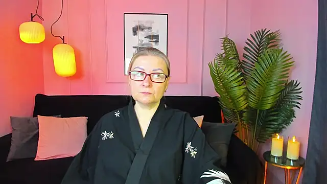 Snapshot of AlexandraKind chatting on 10-23-25, 01:43 AlexandraKind online show from 10-23-25, 01:43