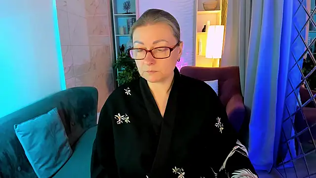 AlexandraKind online show from 11-20-25, 08:52