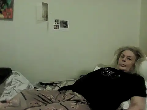 housewife shantie online show from 02-10-26, 04:16