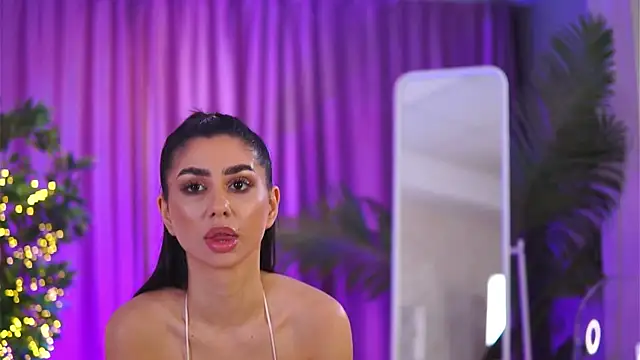 Snapshot of YemayaLuna chatting on 12-10-24, 11:40 YemayaLuna online show from 12-10-24, 11:40