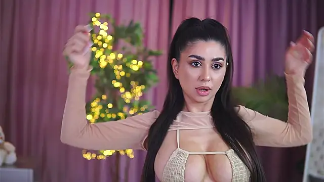 Snapshot of YemayaLuna chatting on 12-19-24, 09:06 YemayaLuna online show from 12-19-24, 09:06