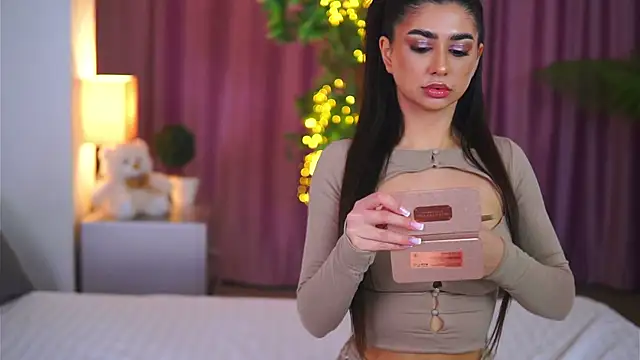 Snapshot of YemayaLuna chatting on 12-25-24, 10:05 YemayaLuna online show from 12-25-24, 10:05