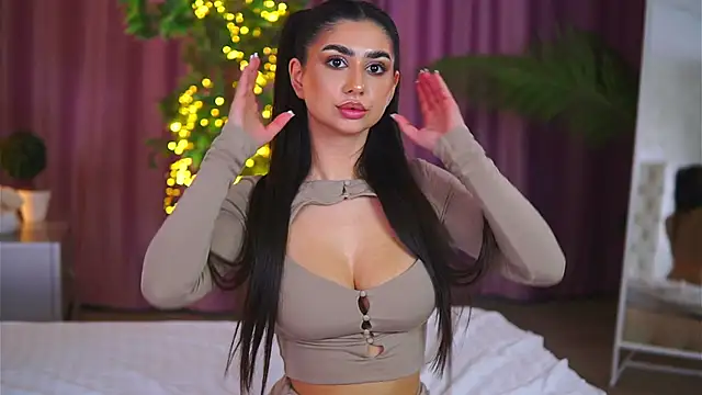 Snapshot of YemayaLuna chatting on 12-26-24, 01:07 YemayaLuna online show from 12-26-24, 01:07