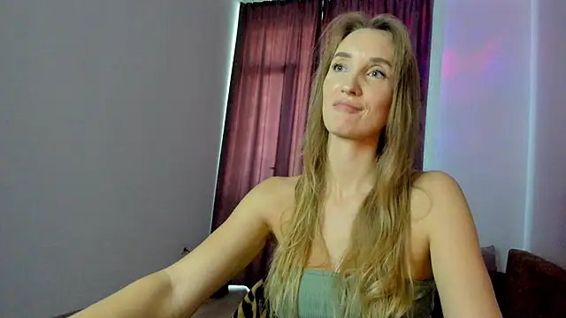 Snapshot of Wild_RoosE chatting on 12-13-24, 11:13 Wild RoosE online show from 12-13-24, 11:13