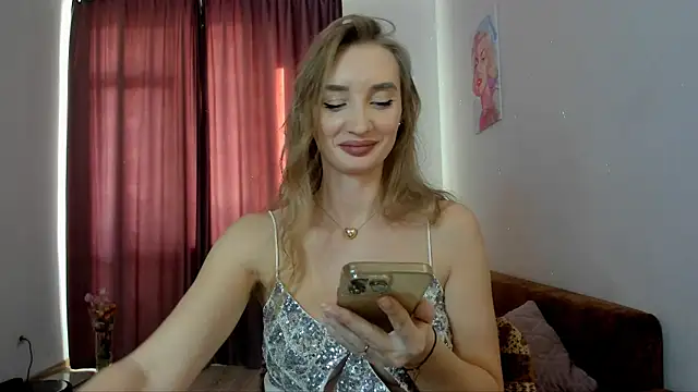 Snapshot of Wild_RoosE chatting on 03-08-25, 02:40 Wild RoosE online show from 03-08-25, 02:40