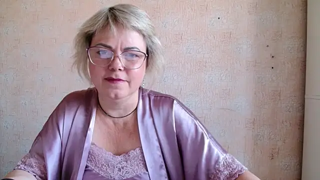 Snapshot of sweetsunset11 chatting on 09-24-25, 04:38 sweetsunset11 online show from 09-24-25, 04:38