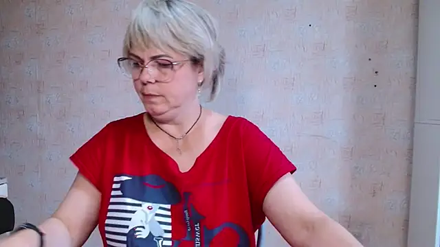 Snapshot of sweetsunset11 chatting on 10-18-25, 08:04 sweetsunset11 online show from 10-18-25, 08:04