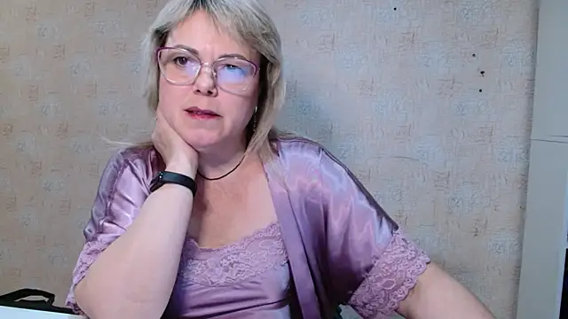 Snapshot of sweetsunset11 chatting on 11-11-25, 03:01 sweetsunset11 online show from 11-11-25, 03:01