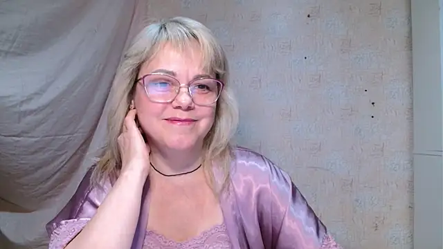 Snapshot of sweetsunset11 chatting on 01-10-26, 03:08 sweetsunset11 online show from 01-10-26, 03:08